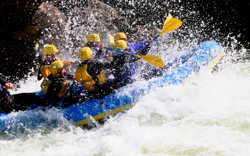 Adventurous-Riverside-Rafting-in-Wells-Gray-Park-800x500-1699859271.jpg