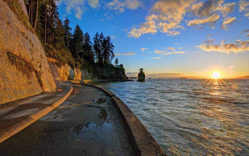 a-self-guided-audio-expedition-along-the-stanley-park-seawall-800x500-1700042533.jpg