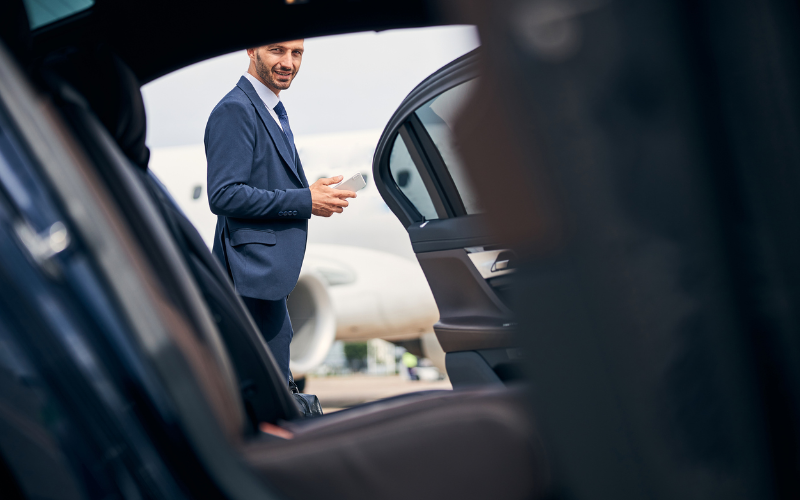 a-trip-from-yvr-to-vancouver-city-smooth-one-way-airport-transfer-800x500-1699248936.jpg
