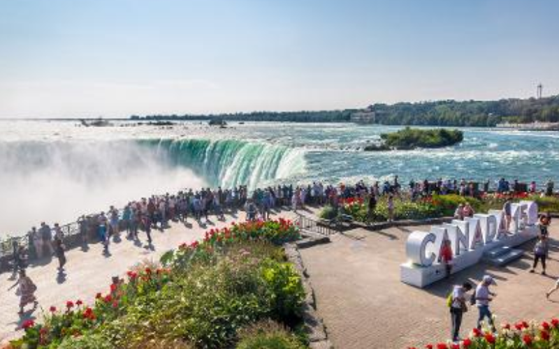 burlington-to-niagara-falls-large-group-custom-bus-tour-800x500-1744210125.jpg