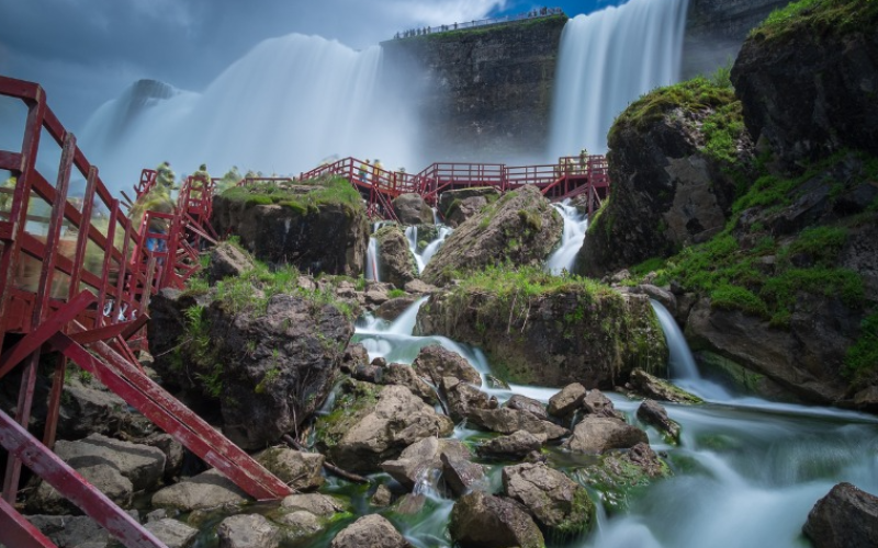 cave-of-the-winds-a-natural-wonder-in-niagara-falls-explore-the-marvel-800x500-1697386332.jpg