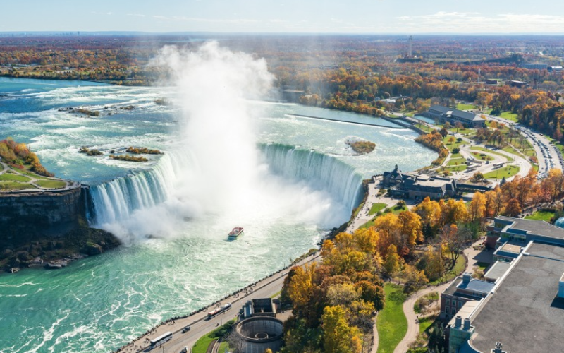 celestial-niagara-a-day-of-wonder-flavor-and-winemaking-800x500-1697163698.jpg