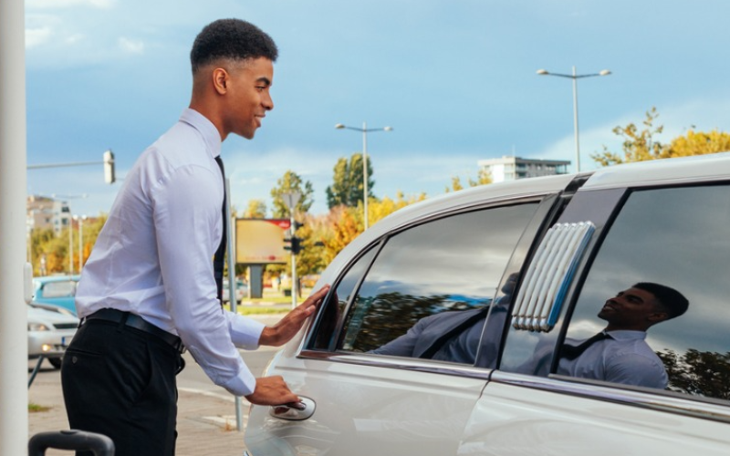 convenient-private-departure-transfer-to-ottawa-macdonald-cartier-airport-yow-800x500-1691673557.jpg