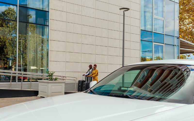 effortless-escapes-navigate-your-private-to-vancouver-airport-departure-800x500-1699017316.jpg