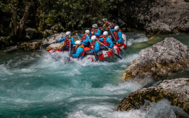 elaho-whitewater-rafting-adventure-for-thrill-seekers--800x500-1701073107.jpg