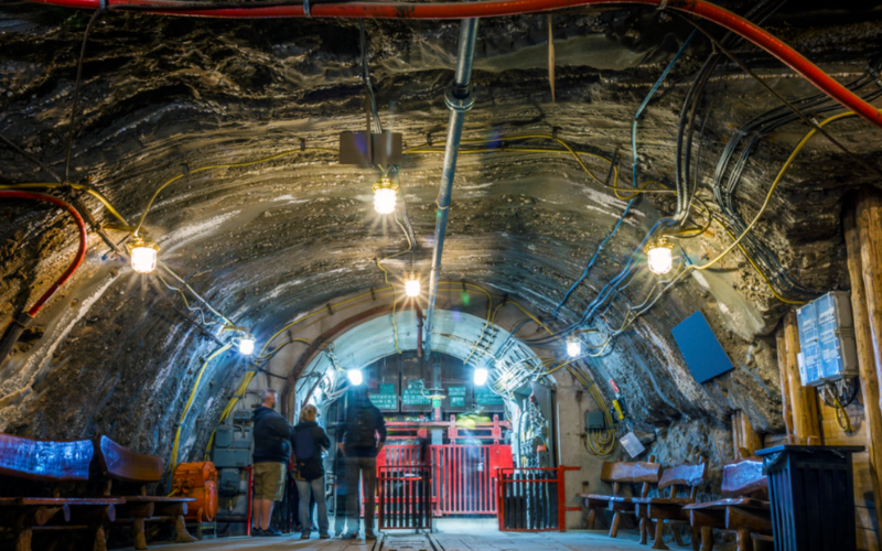 explore-copper-miner-s-world-with-britannia-mine-museum-adventure-800x500-1698495329.jpg