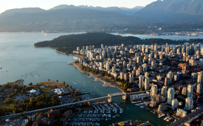 explore-the-vancouver-city-by-helicopter-tour-skip-the-crowd-and-discover-hidden-gems-of-the-city-800x500-1698492134.jpg