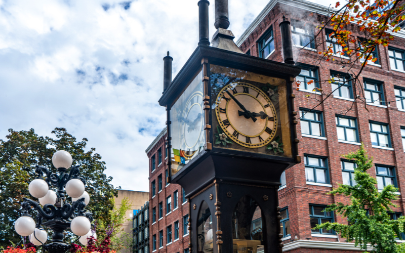 explore-vancouver-s-best-in-just-3-hours-tips-only-walking-tour-800x500-1699012723.jpg
