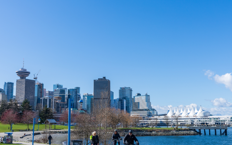 explore-vancouver-s-waterfront-on-a-guided-bike-ebike-tour-800x500-1700319906.jpg