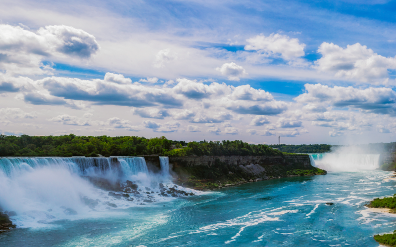 niagara-falls-at-night-with-power-station-light-show-800x500-1749925842.jpg