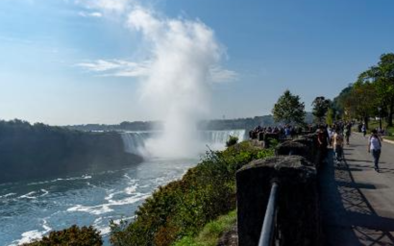 richmond-hill-to-niagara-falls-large-group-private-tour-800x500-1744325421.jpg