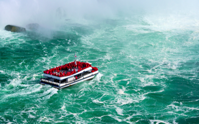scarborough-to-niagara-falls-ultra-luxury-private-tour-800x500-1744150695.jpg