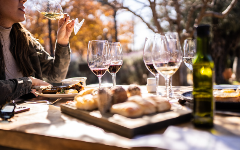 sip-savour-and-explore-the-lake-country-wine-adventure-800x500-1698998949.jpg