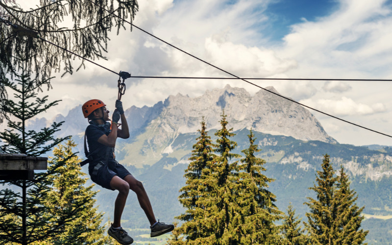 speed-in-your-agenda-rush-tour-in-whistler-sasquatch-zipline-800x500-1697124651.jpg