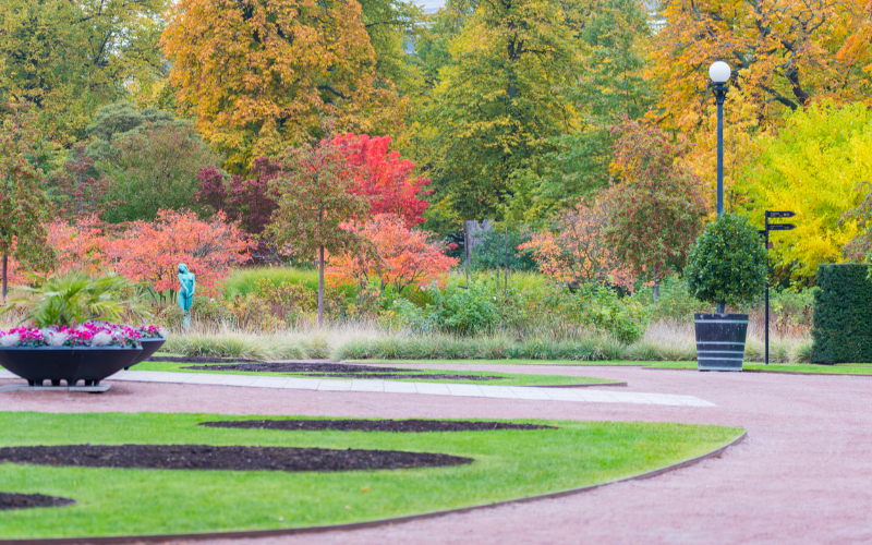 vandusen-garden-access-your-gateway-to-greenery-800x500-1698051132.jpg